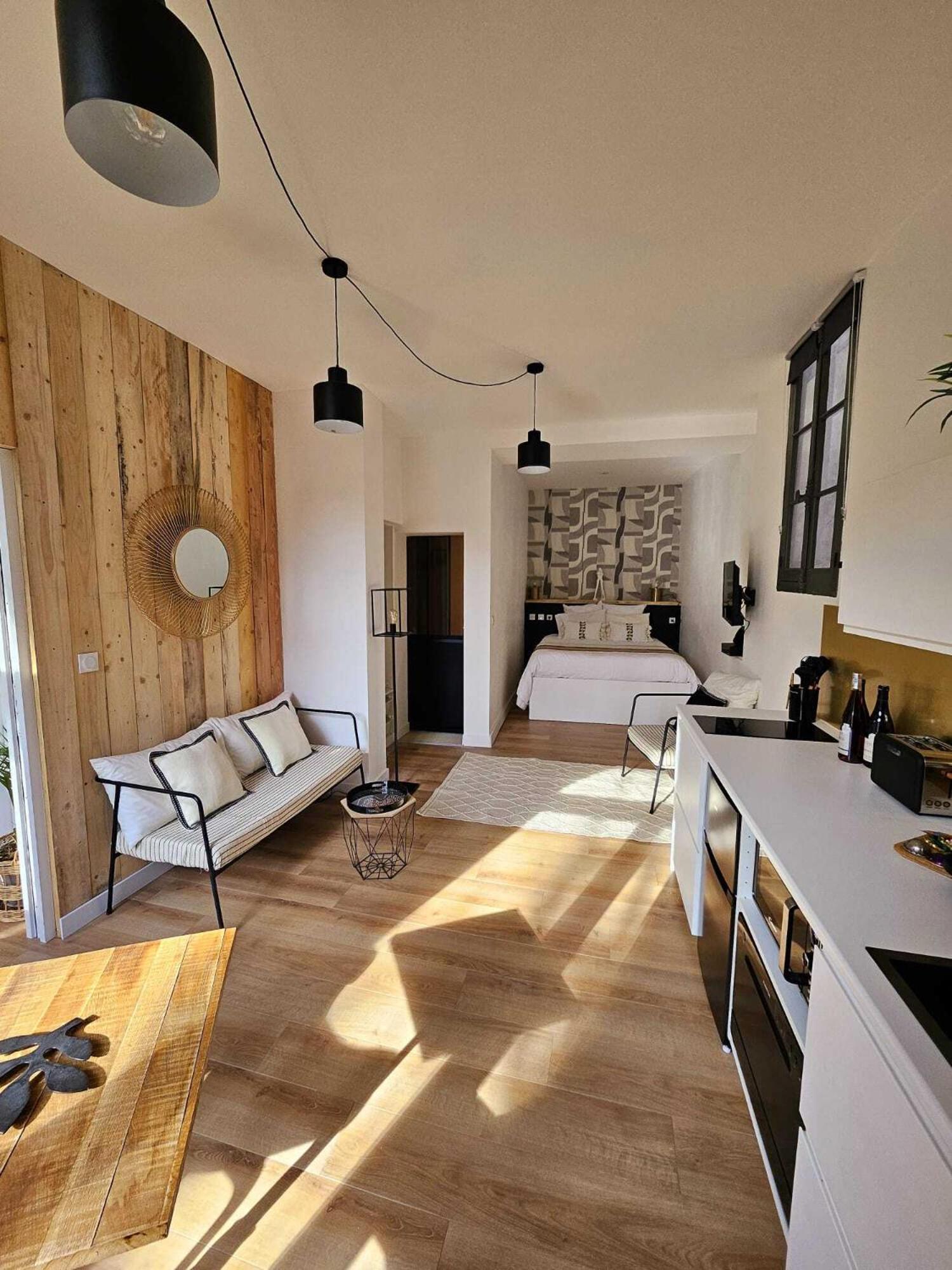 La Maison Grivolas Appartements Et Maison D'Hotes Avinyon Dış mekan fotoğraf