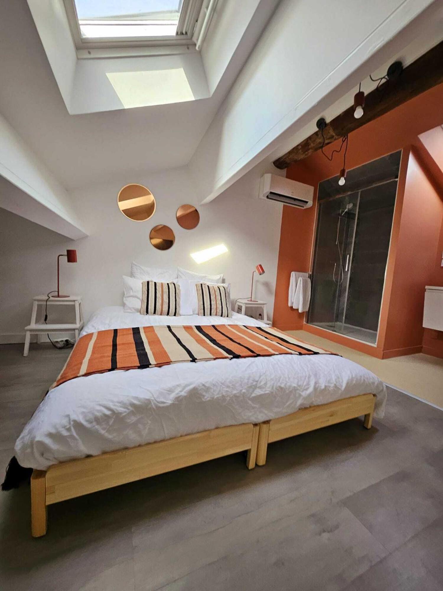 La Maison Grivolas Appartements Et Maison D'Hotes Avinyon Oda fotoğraf