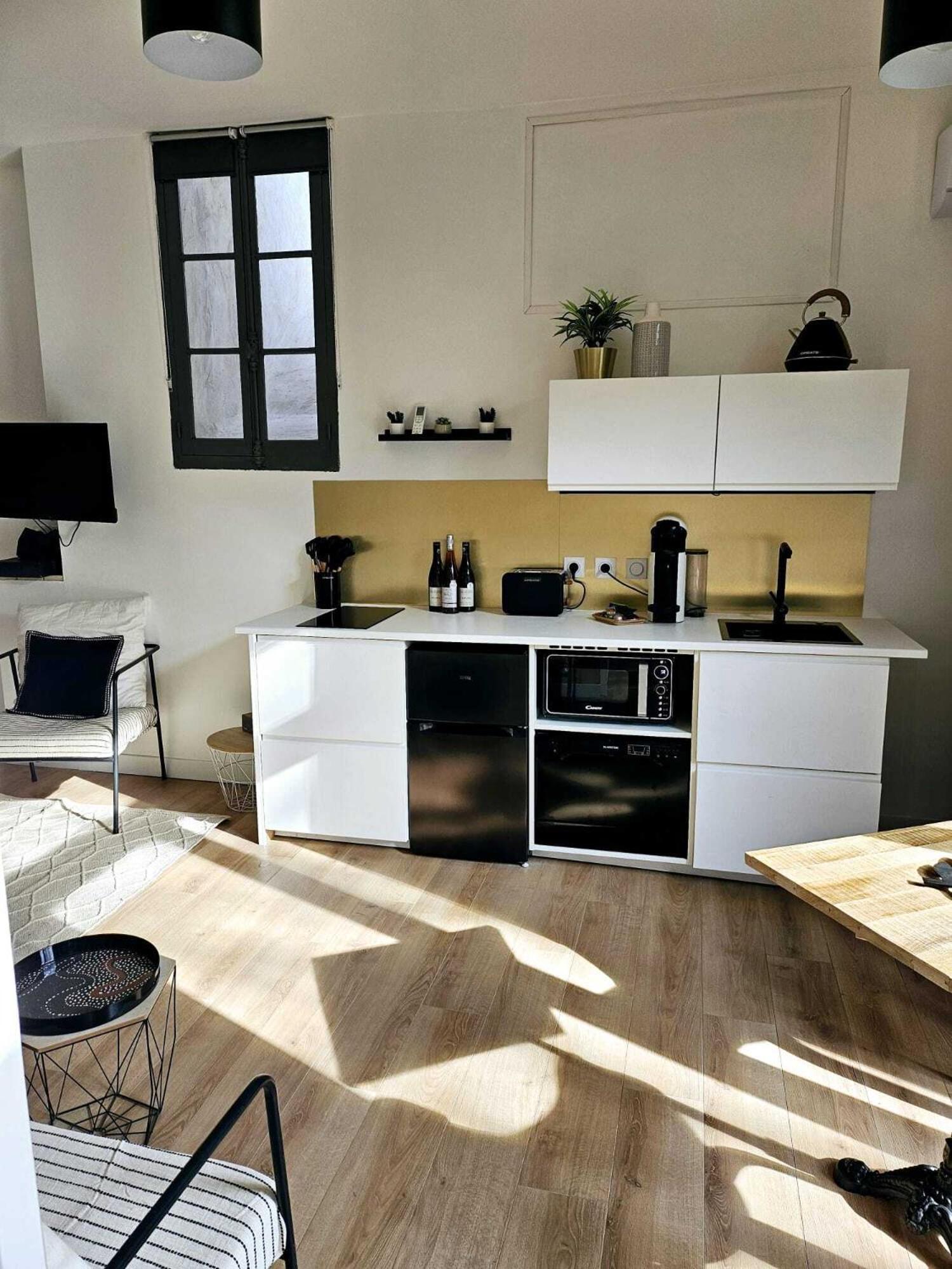 La Maison Grivolas Appartements Et Maison D'Hotes Avinyon Oda fotoğraf