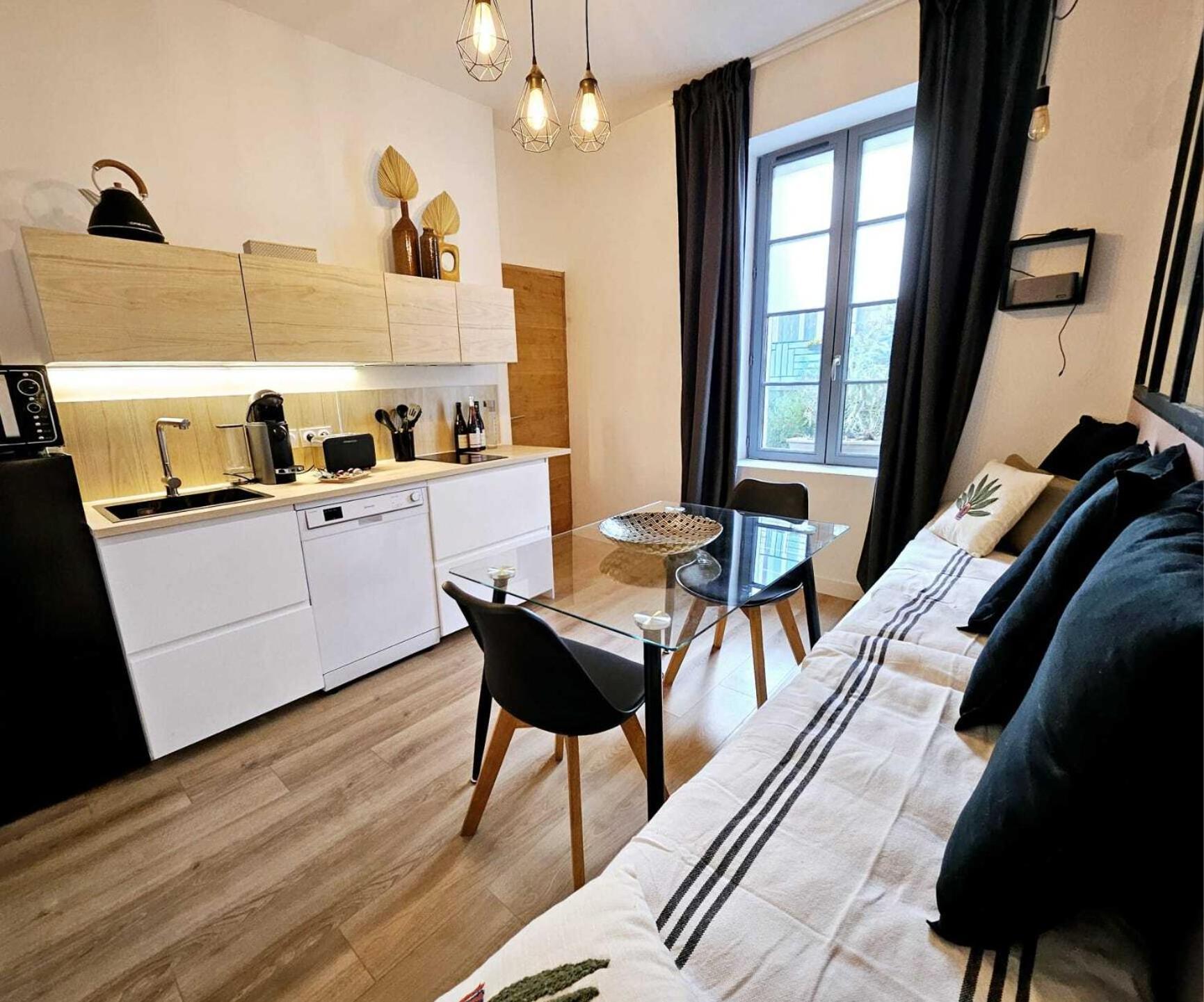 La Maison Grivolas Appartements Et Maison D'Hotes Avinyon Oda fotoğraf