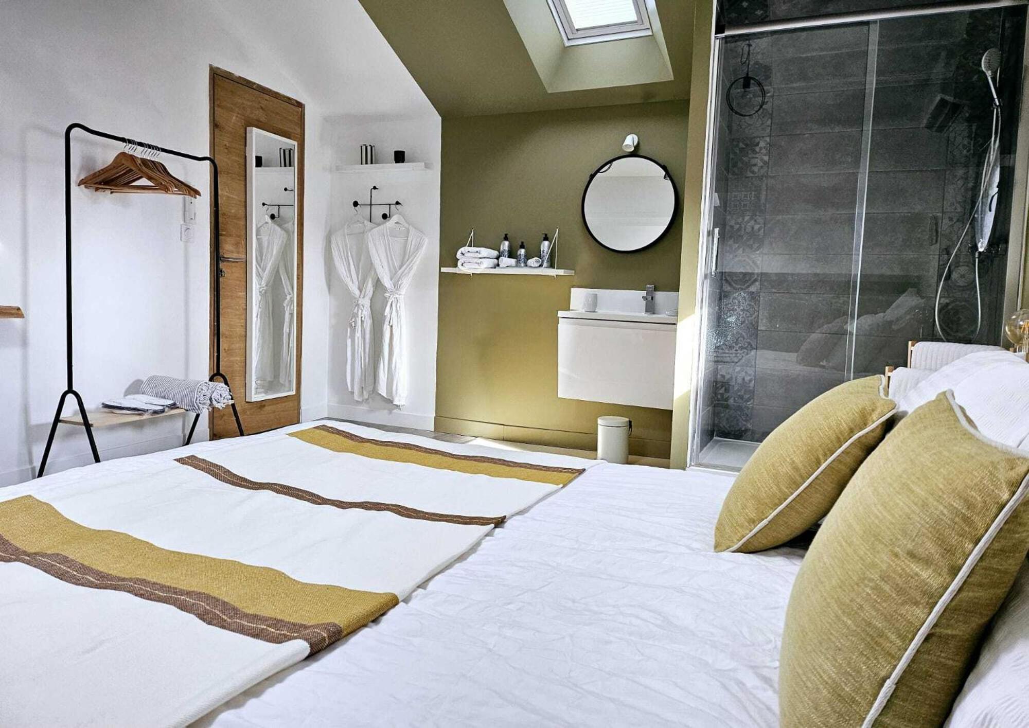 La Maison Grivolas Appartements Et Maison D'Hotes Avinyon Oda fotoğraf