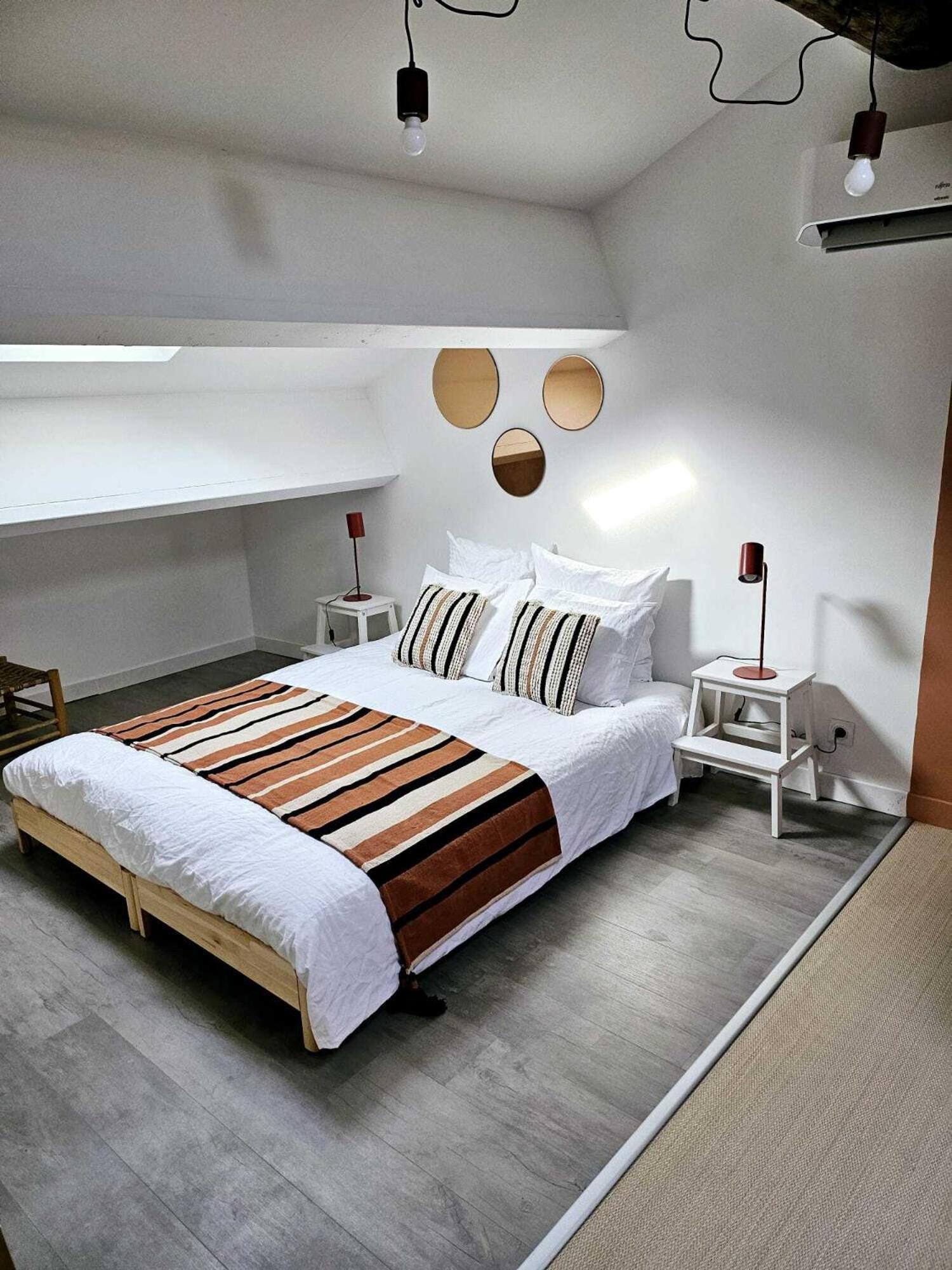 La Maison Grivolas Appartements Et Maison D'Hotes Avinyon Oda fotoğraf